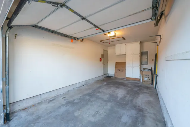 $330,000 | 18775 Brookfield Lake Drive, Unit 8, Brookfield, WI 53045