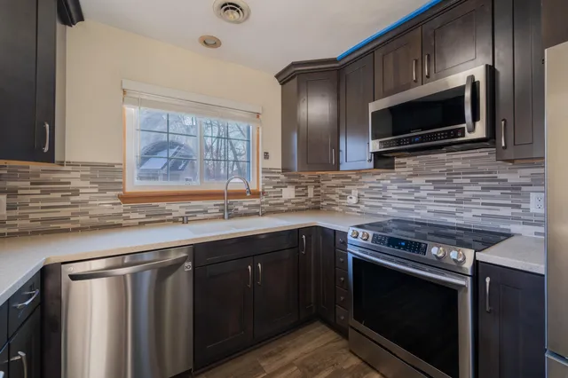 $330,000 | 18775 Brookfield Lake Drive, Unit 8, Brookfield, WI 53045