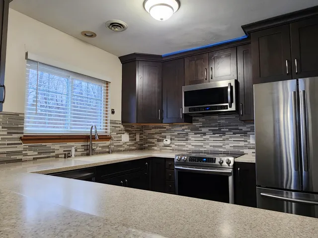 $330,000 | 18775 Brookfield Lake Drive, Unit 8, Brookfield, WI 53045