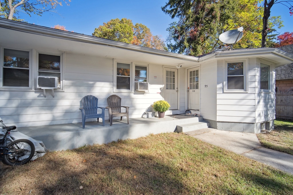93-95 Orpheum Avenue Springfield, MA 01118 - Photo 1 of 24 Gallery Image 1