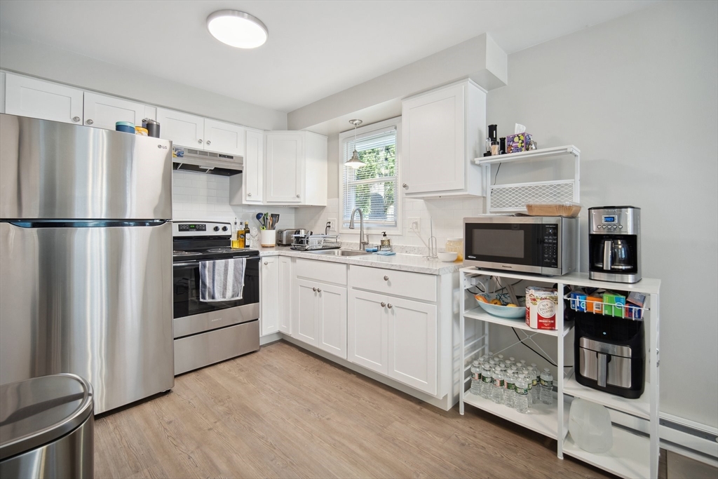 93-95 Orpheum Avenue Springfield, MA 01118 - Photo 6 of 24 Gallery Image 6