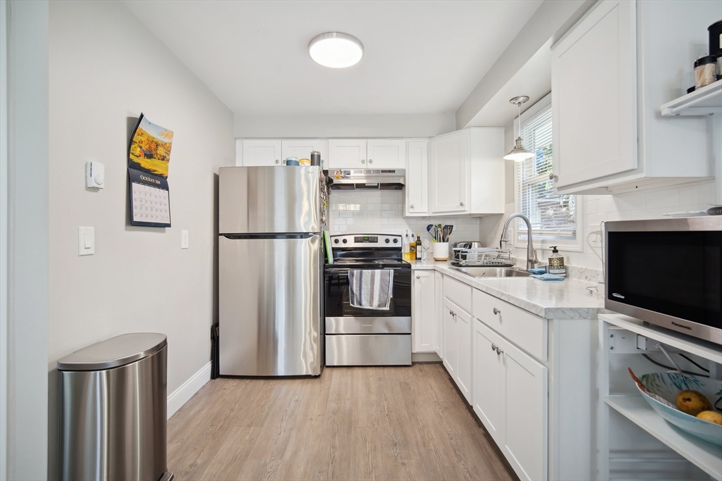 93-95 Orpheum Avenue Springfield, MA 01118 - Photo 7 of 24 Gallery Image 7