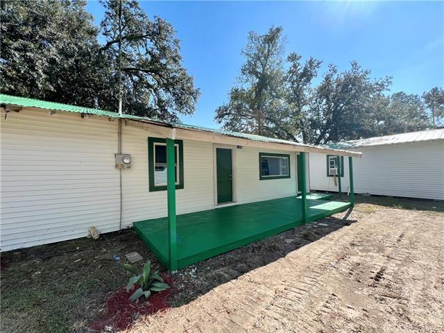 1009 Wilkinson Street Mandeville, LA 70448 - Photo 2 of 12