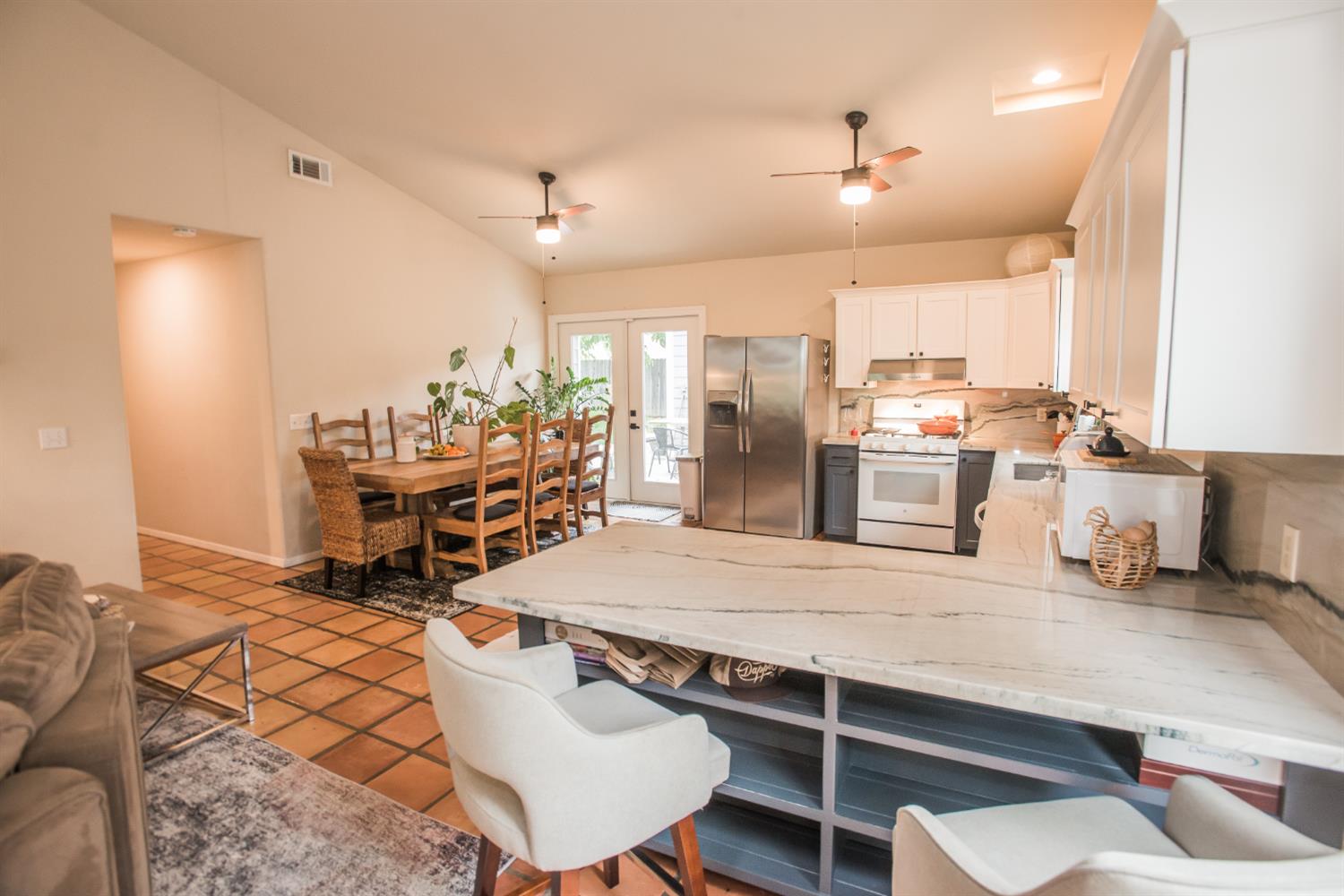 3213 Candace Street Carmichael, CA 95608 - Photo 11 of 57