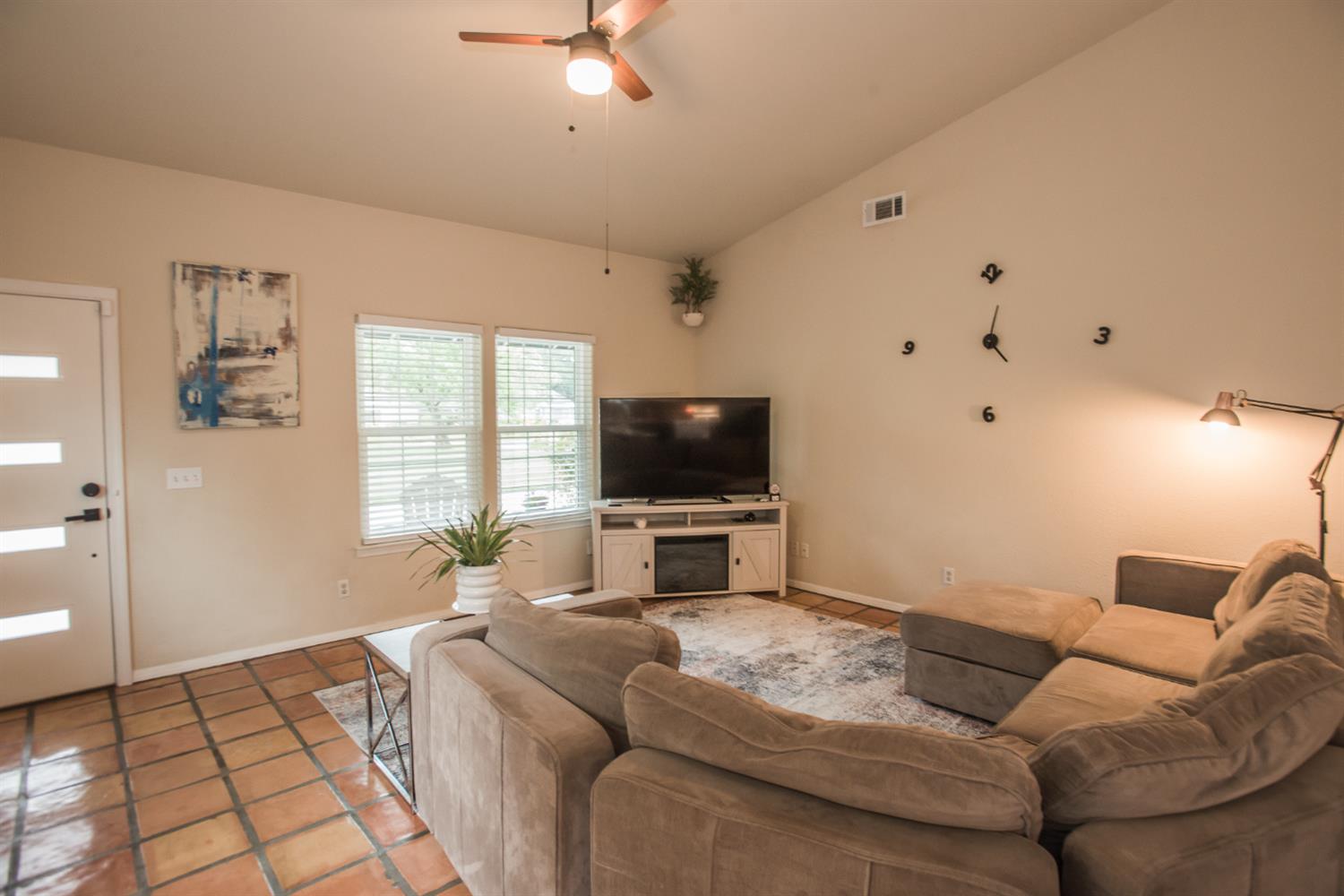 3213 Candace Street Carmichael, CA 95608 - Photo 8 of 57