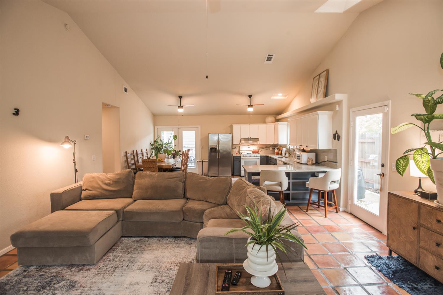 3213 Candace Street Carmichael, CA 95608 - Photo 10 of 57