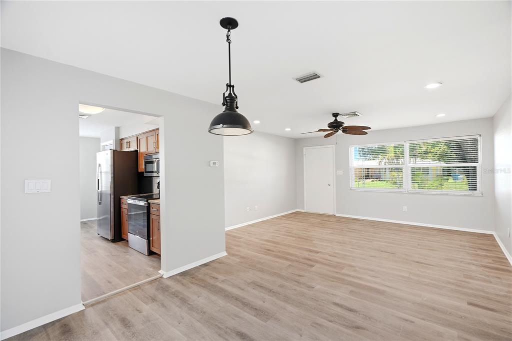 2437 Rutland Lane Clearwater, FL 33763 - Photo 13 of 32 Gallery Image 13