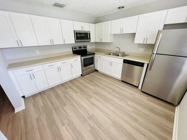$2,250 | 3765 Park Lane Villas Road, West Palm Beach, FL 33403