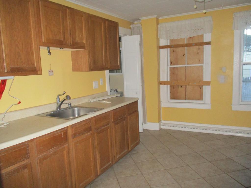 4 Abbott Street Rochester, NH 03868 - Photo 5 of 23