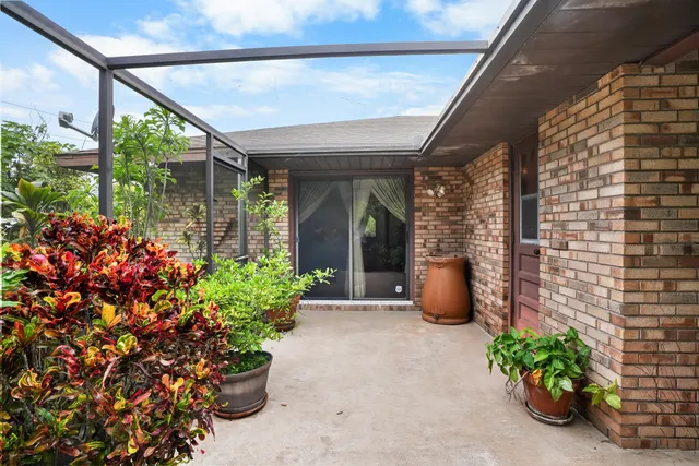 $465,000 | 472 Southeast Majestic Terrace, Port St. Lucie, FL 34983