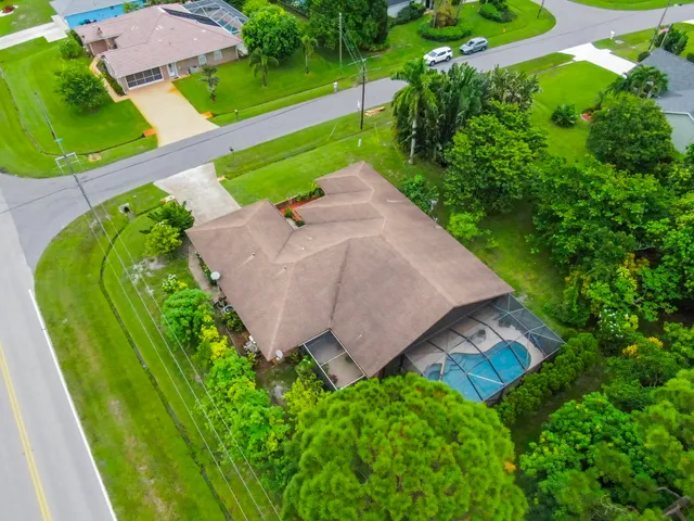 $465,000 | 472 Southeast Majestic Terrace, Port St. Lucie, FL 34983