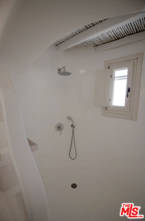 0 East Mykonos Greece undefined, undefined 0 - Photo 19 of 48 a bathroom with a shower