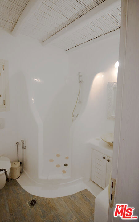 0 East Mykonos Greece undefined, undefined 0 - Photo 29 of 48 a bathroom with a bathtub
