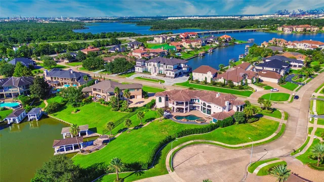 $2,995,000 | 1303 Lakeway Drive, Seabrook, TX 77586