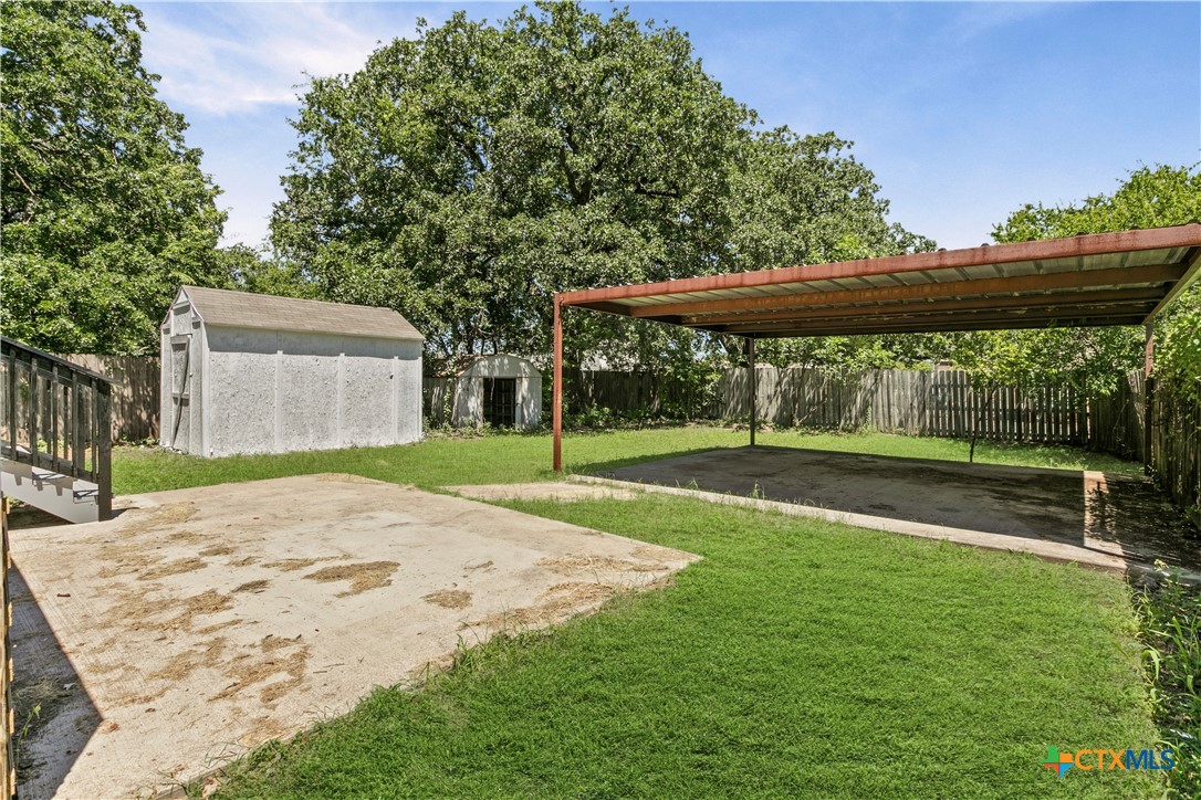 113 Austin Street Gatesville, TX 76528 - Photo 24 of 24 a front view of a house with a yard