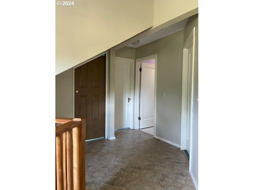 725 Snowden Road White Salmon, WA 98672 - Photo 25 of 31 Gallery Image 25
