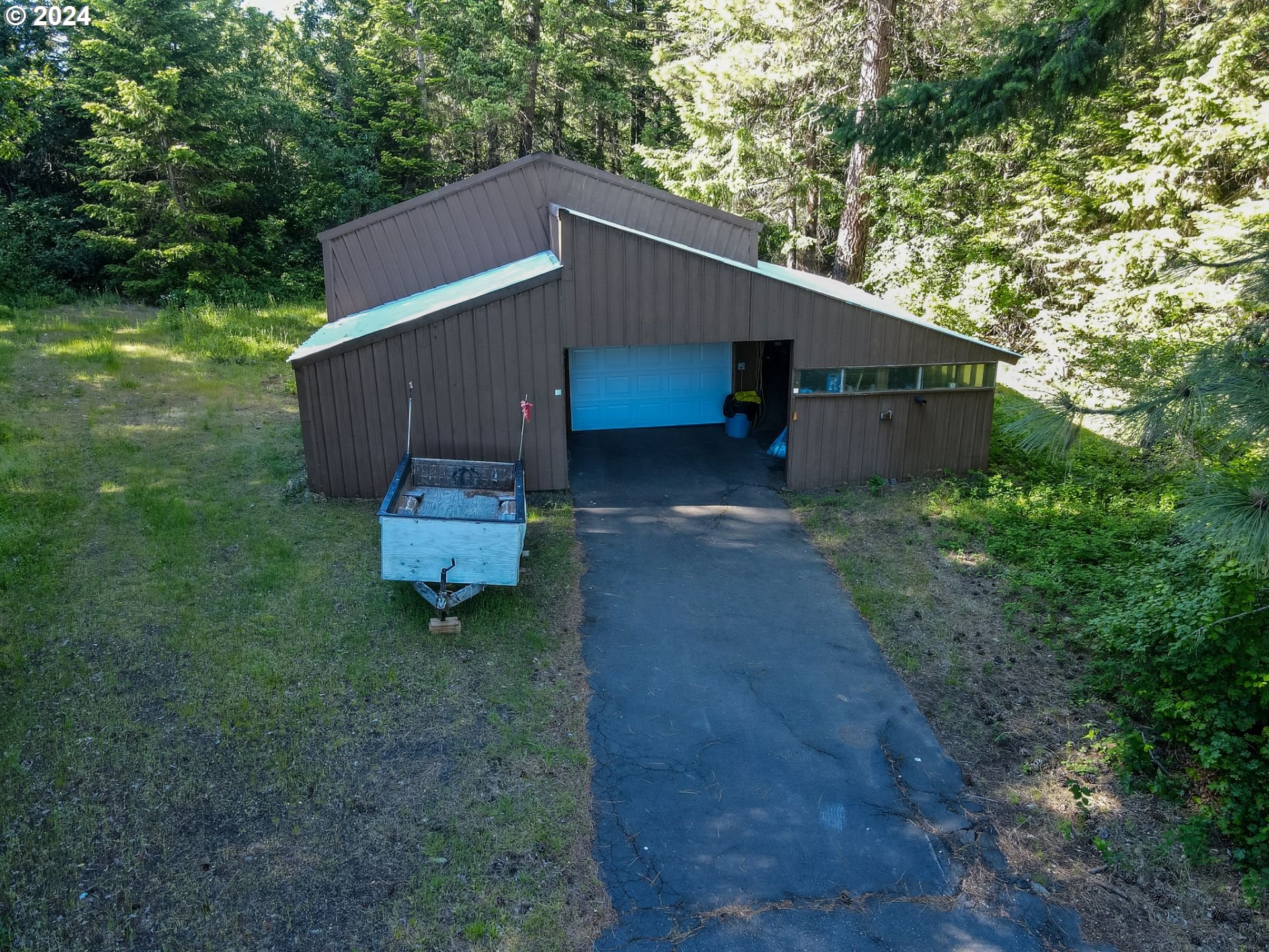 725 Snowden Road White Salmon, WA 98672 - Photo 4 of 31 Gallery Image 4