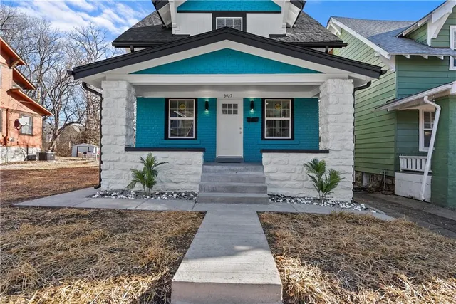 $219,500 | 3025 Walrond Avenue, Kansas City, MO 64128