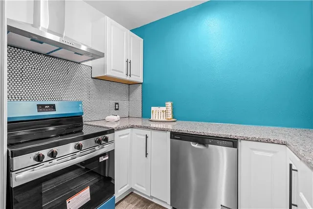 $219,500 | 3025 Walrond Avenue, Kansas City, MO 64128