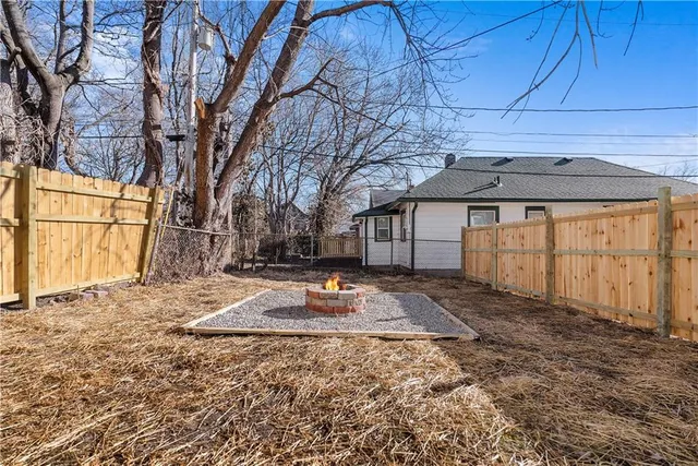 $219,500 | 3025 Walrond Avenue, Kansas City, MO 64128