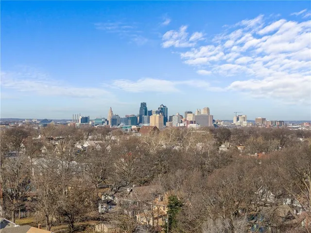 $219,500 | 3025 Walrond Avenue, Kansas City, MO 64128