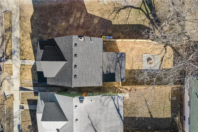 $219,500 | 3025 Walrond Avenue, Kansas City, MO 64128