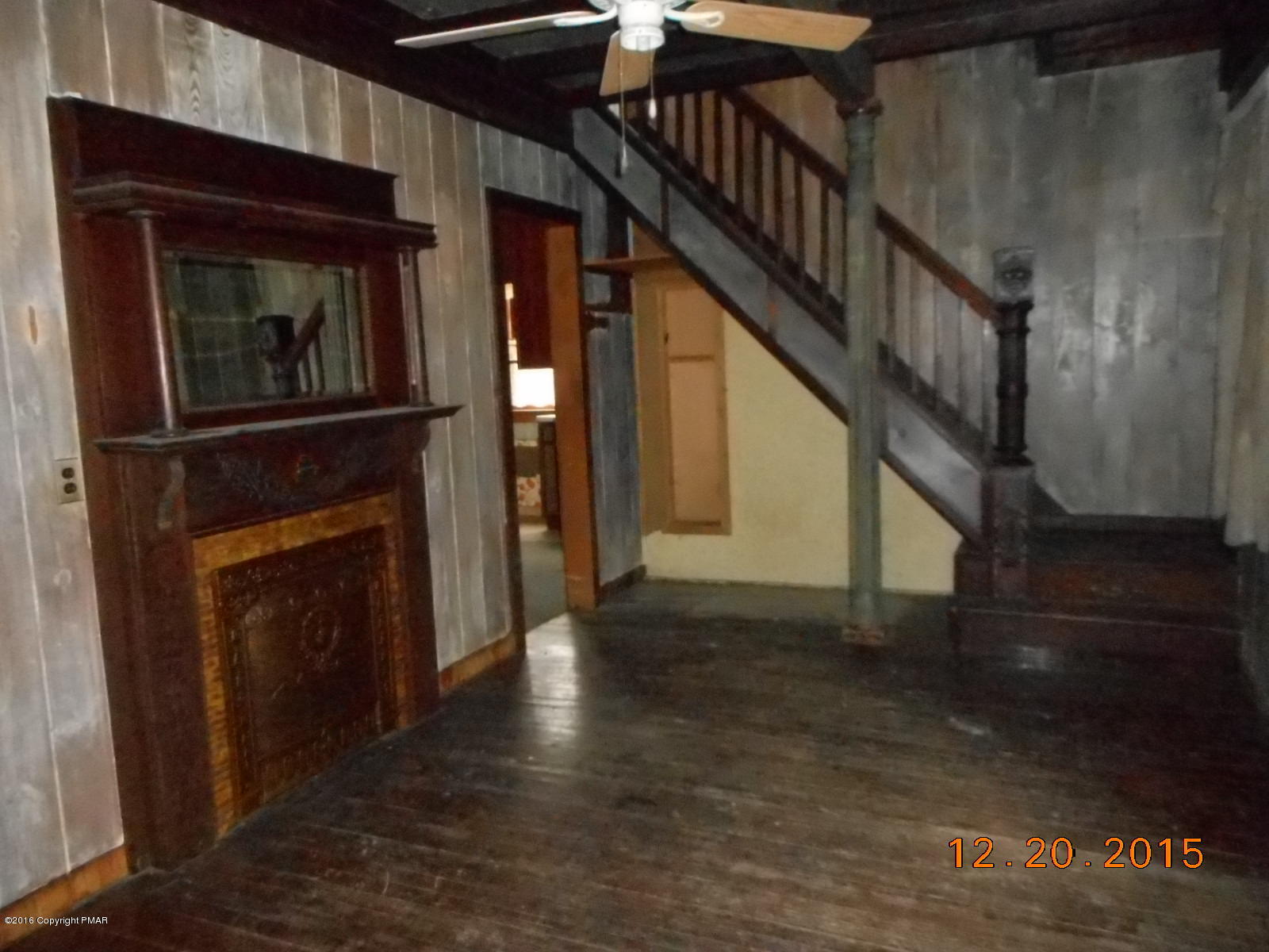 233 Rowland Road Greeley, PA 18425 - Photo 2 of 12 Living Room