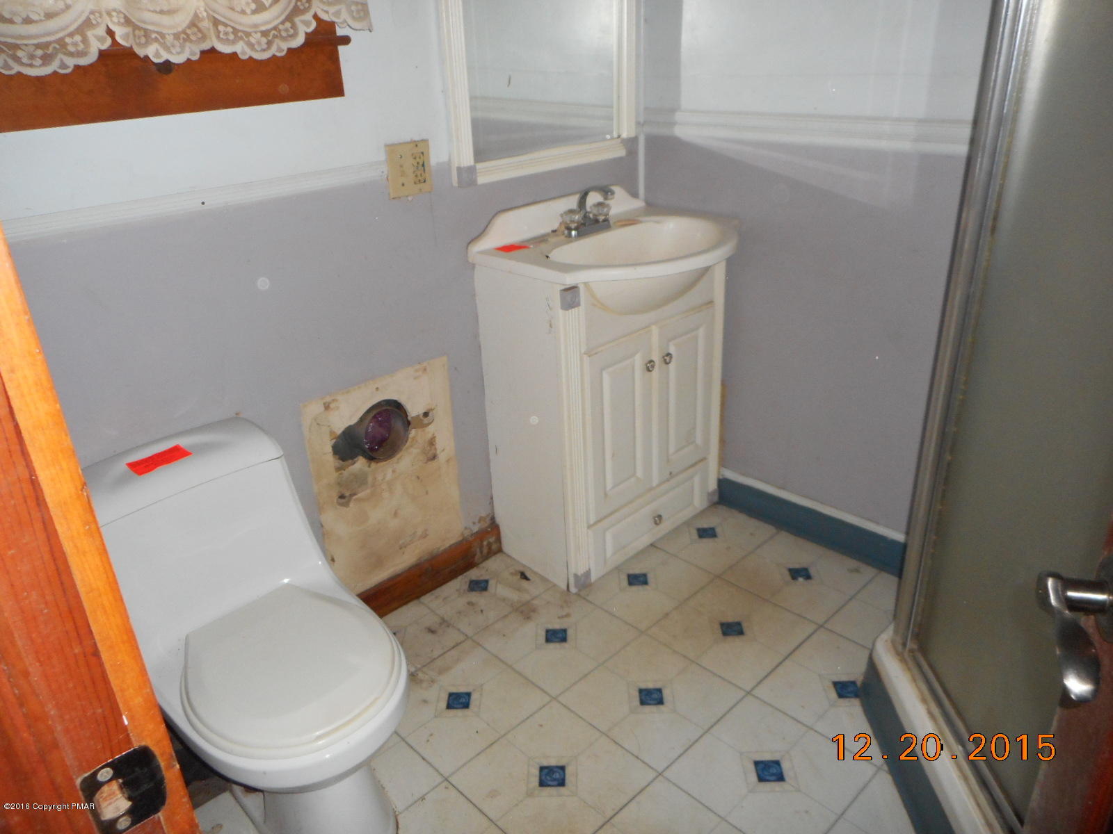 233 Rowland Road Greeley, PA 18425 - Photo 6 of 12 Bath
