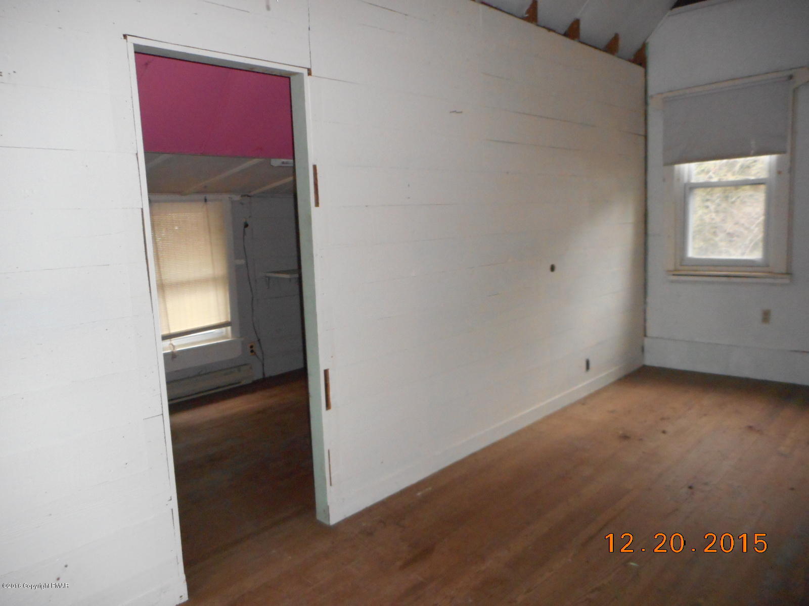 233 Rowland Road Greeley, PA 18425 - Photo 8 of 12 Interior