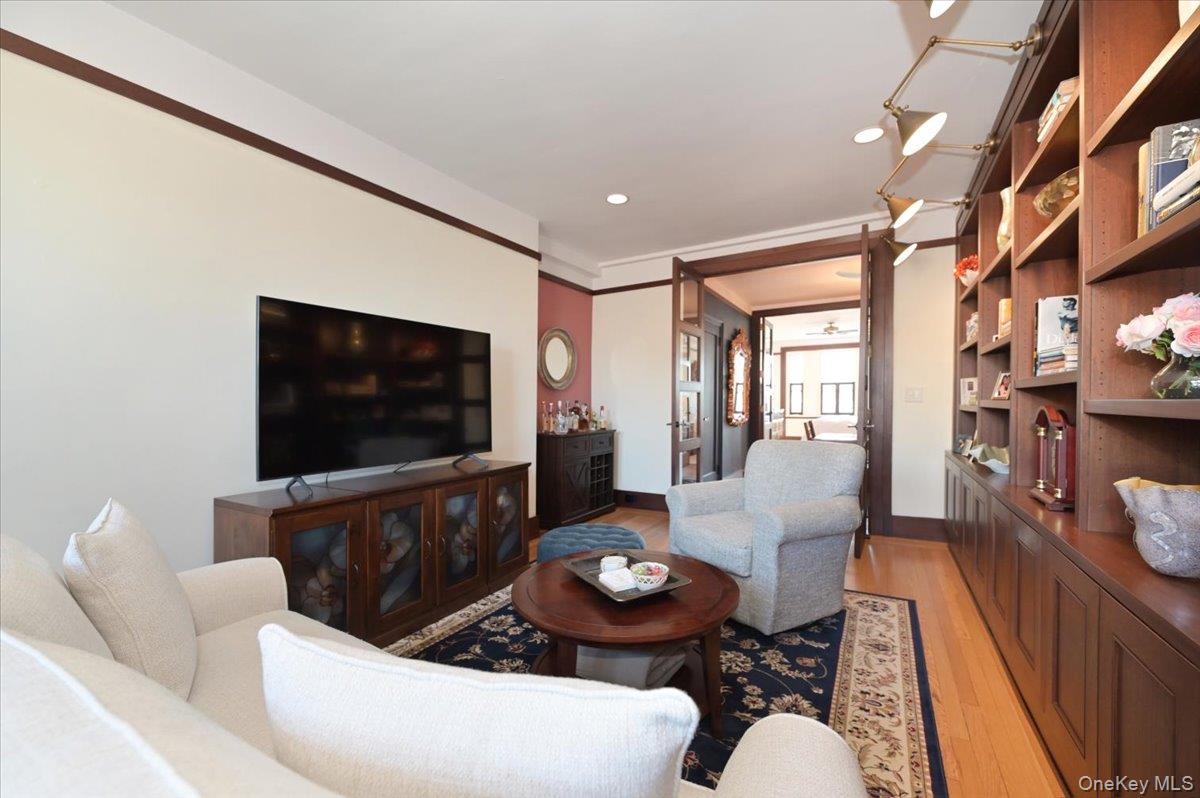 8 Barstow Road, Unit 7C Great Neck, NY 11021 - Photo 7 of 39 Living Room