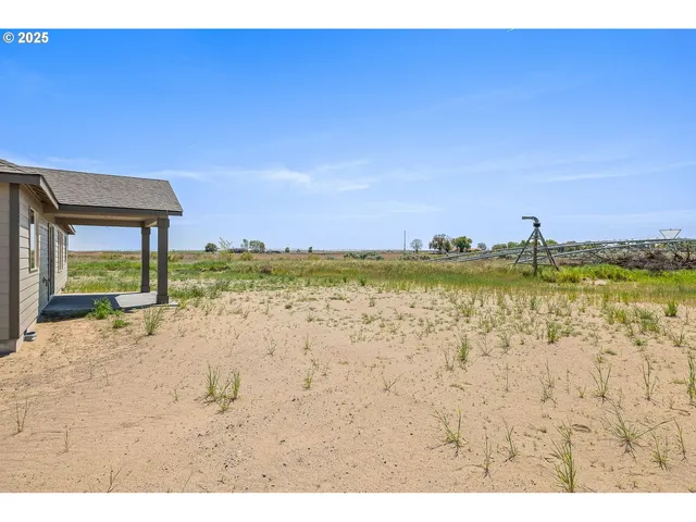a view of an ocean beach