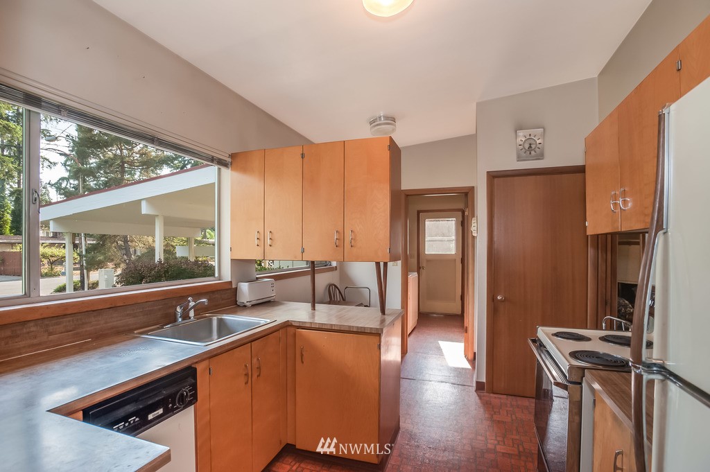 9050 Northeast 178th Street Bothell, WA 98011 - Photo 4 of 11 Gallery Image 4