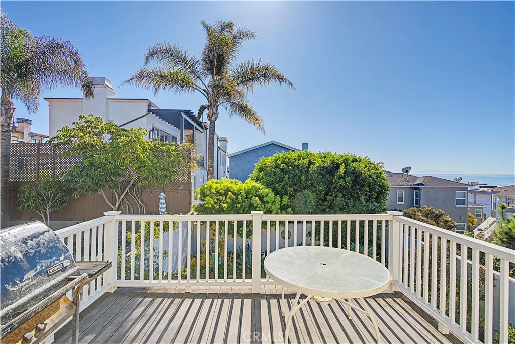 628 13th Street Manhattan Beach, CA 90266 - Photo 29 of 36 a view of a wooden roof deck