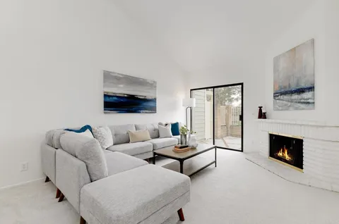 $700,000 | 1065 Brewley Lane, Vista, CA 92081