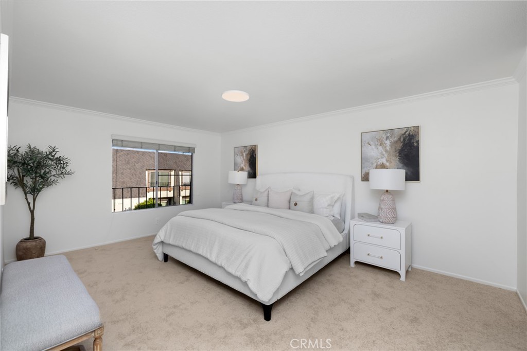 914 Fairview Avenue, Unit 13 Arcadia, CA 91007 - Photo 19 of 39 a bedroom with a bed and a potted plant