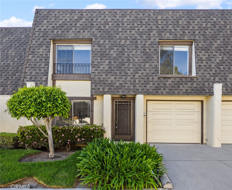 914 Fairview Avenue, Unit 13 Arcadia, CA 91007 - Photo 5 of 39 a front view of a house with garden