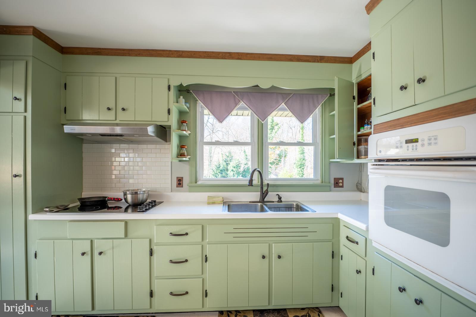 111 Midway Road Phoenixville, PA 19460 - Photo 28 of 77 Kitchen