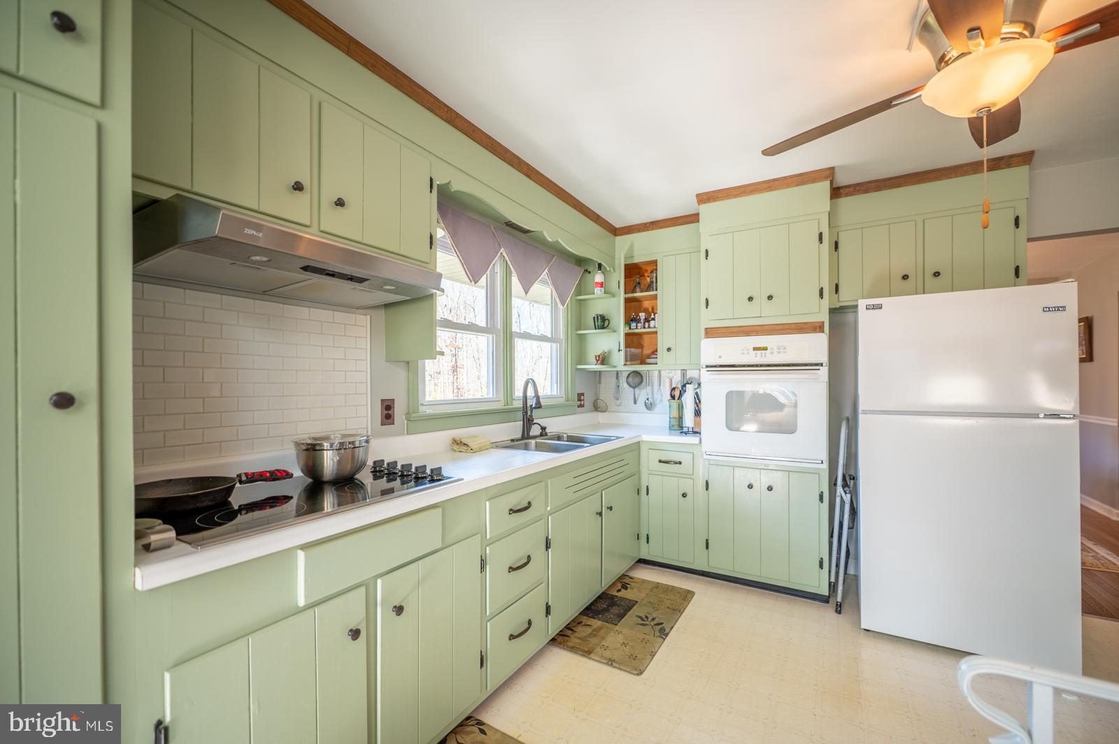 111 Midway Road Phoenixville, PA 19460 - Photo 29 of 77 Kitchen