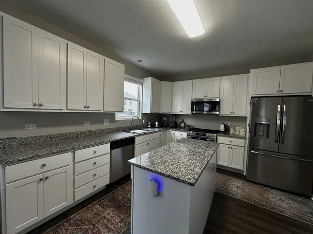 $550,000 | 1688 Trails End Lane, Bolingbrook, IL 60490