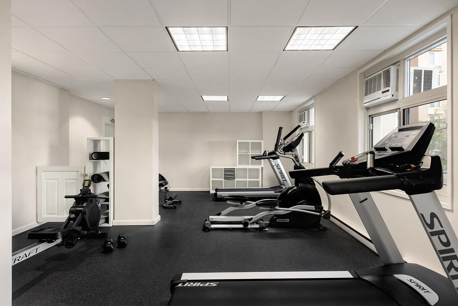 555 Main Street, Unit 806 Manhattan, NY 10044 - Photo 11 of 17