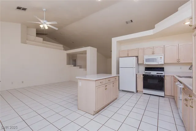 $2,100 | 185 Laguna Landing Drive, Henderson, NV 89002