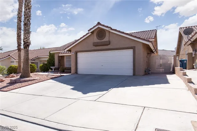 $2,100 | 185 Laguna Landing Drive, Henderson, NV 89002