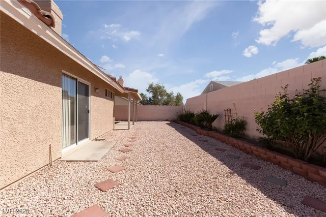 $2,100 | 185 Laguna Landing Drive, Henderson, NV 89002