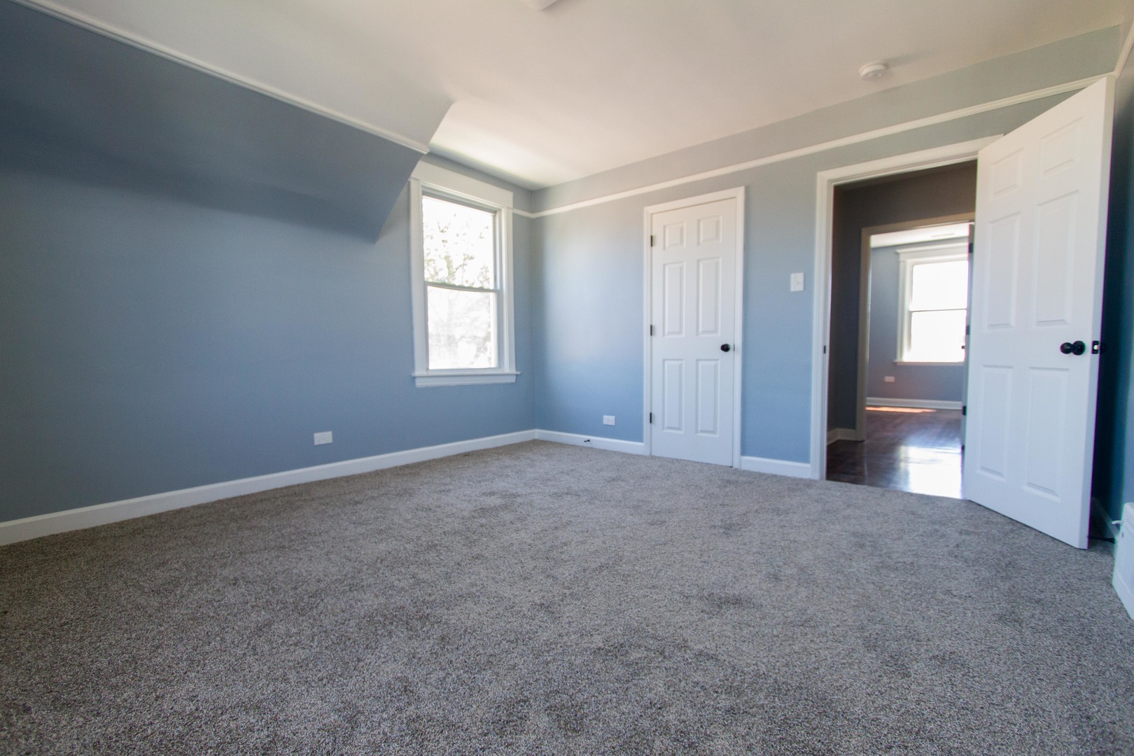 6519 28th Street Berwyn, IL 60402 - Photo 15 of 28 an empty room with windows and closet
