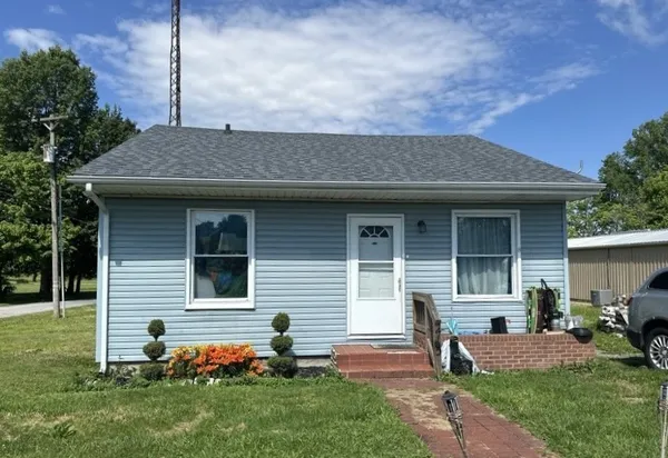 $37,900 | 415 South Park Street, Sesser, IL 62884