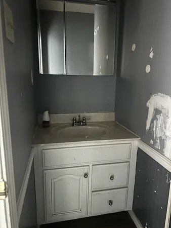 $35,900 | 415 South Park Street, Sesser, IL 62884