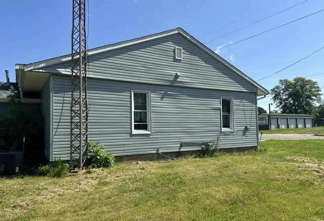 $39,900 | 415 South Park Street, Sesser, IL 62884