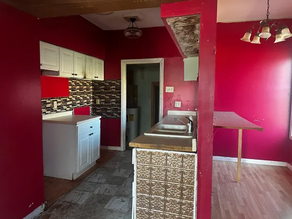 $35,900 | 415 South Park Street, Sesser, IL 62884