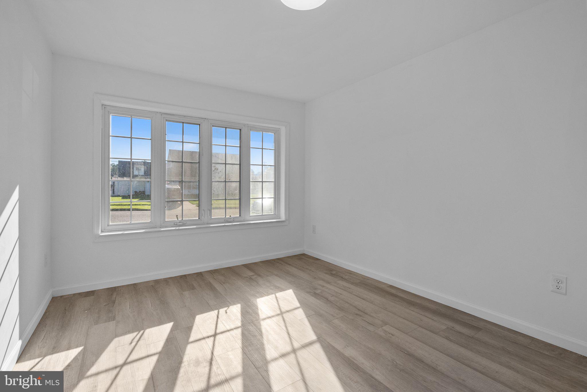 11 Honey Locust Road Levittown, PA 19056 - Photo 19 of 49 Gallery Image 19