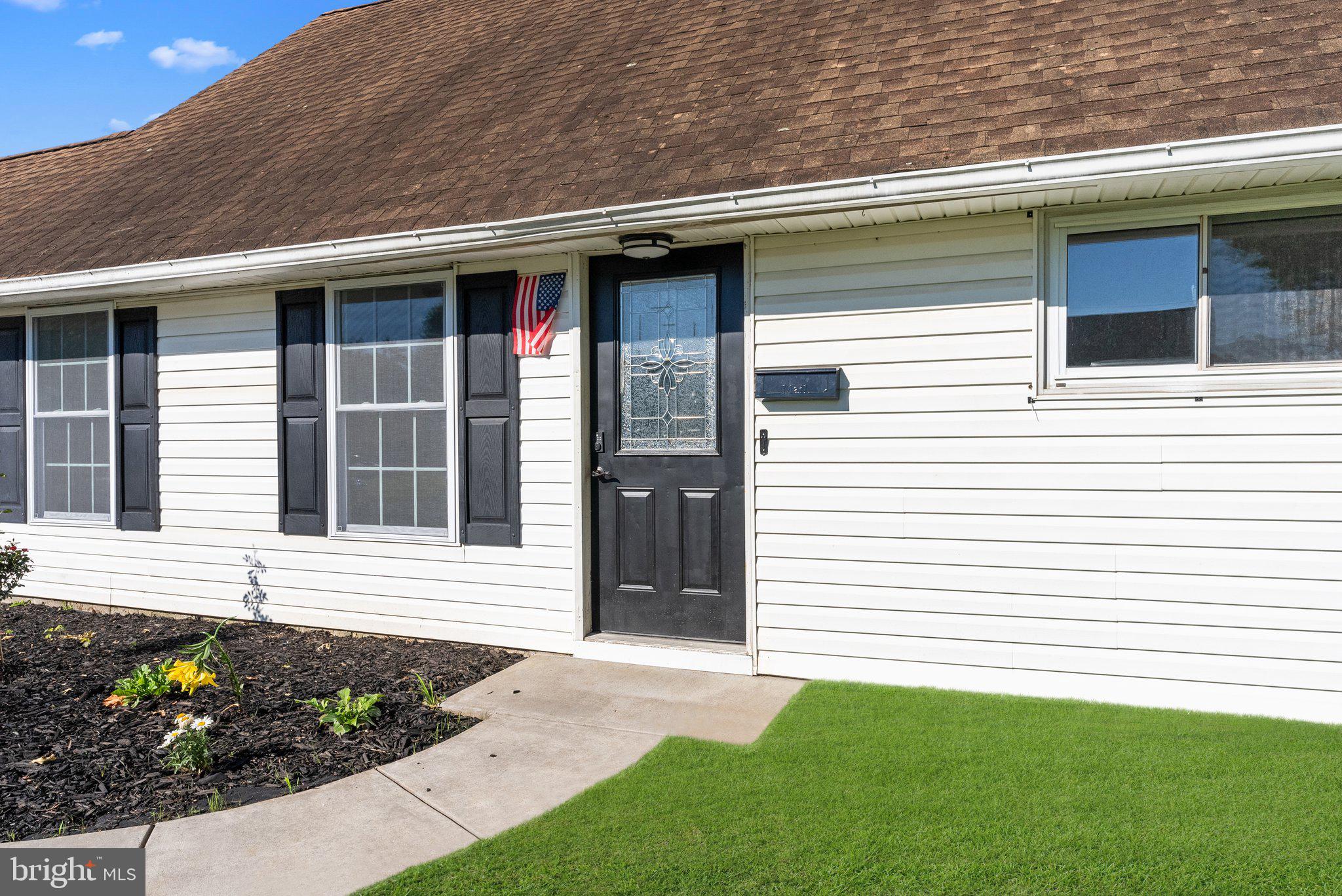 11 Honey Locust Road Levittown, PA 19056 - Photo 4 of 49 Gallery Image 4